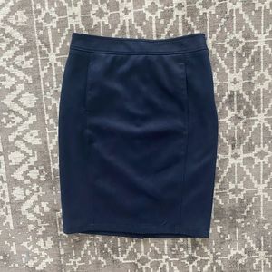 EUC Ann Taylor Loft 8 navy pencil skirt, pockets, faux suede, lined, back slit